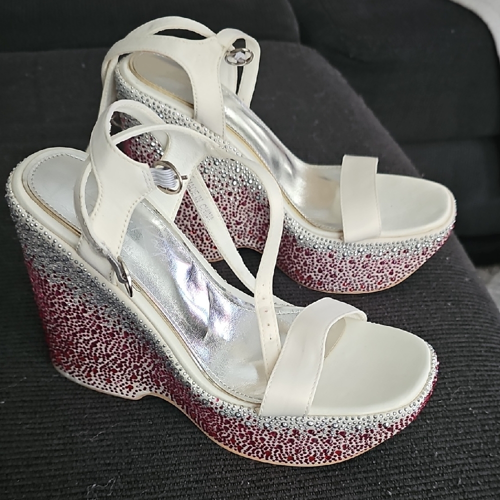 Chic Cream and Red Wedge Sandals